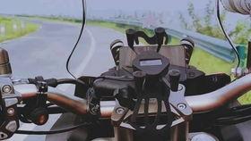 吊打国产摩托车视频播放,这场视频对决谁将笑到最后？