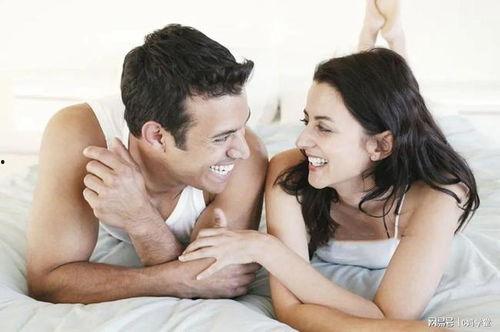 夫妻美国产子回国视频,夫妻美国产子回国温馨瞬间  第1张